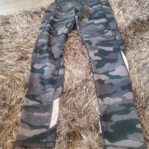 Girls Workout Leggings Size 10-12 - Picture 1 of 4